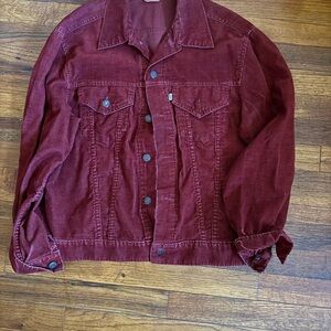 Vintage Levi’s, maroon, corduroy, truckers jacket, slim fit, vintage, 1970’s